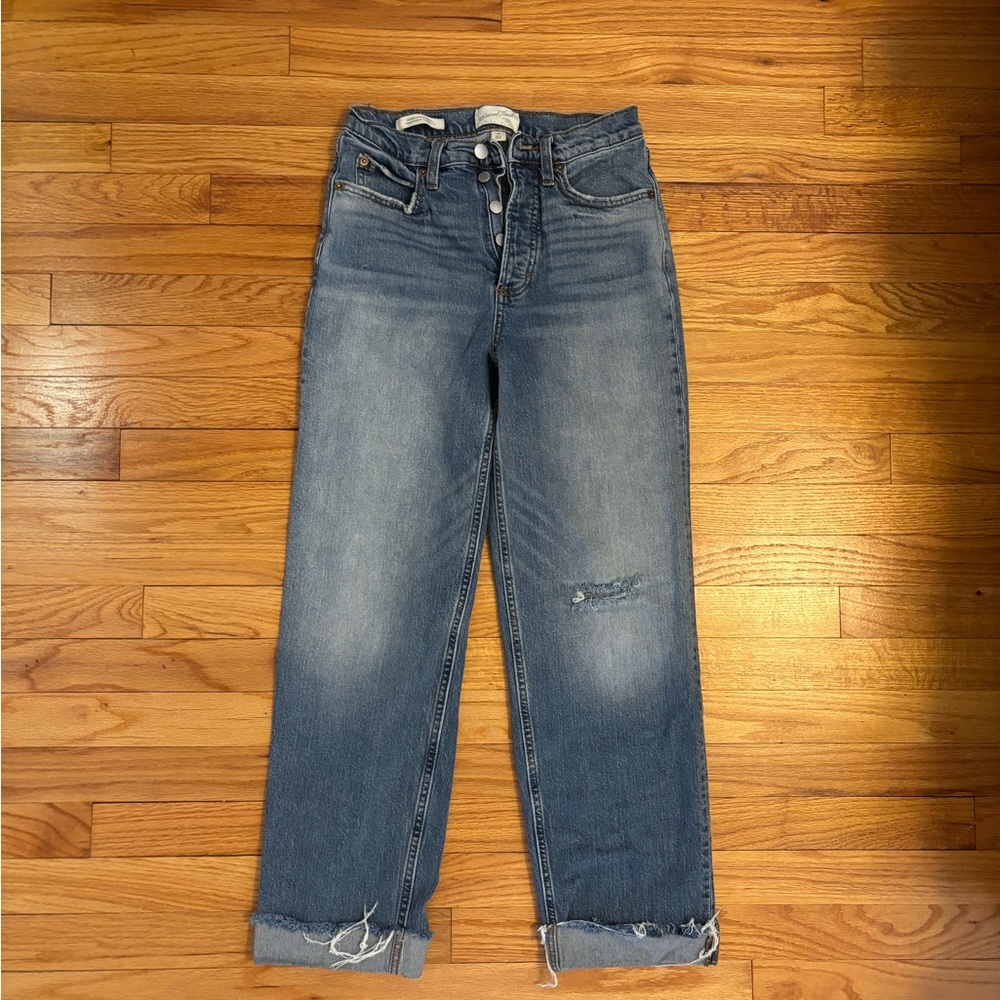 Universal Thread Distressed Blue Cropped Jeans